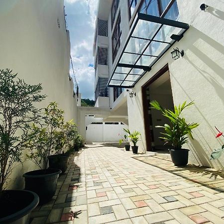 Aurelia Inn Kandy Exterior photo
